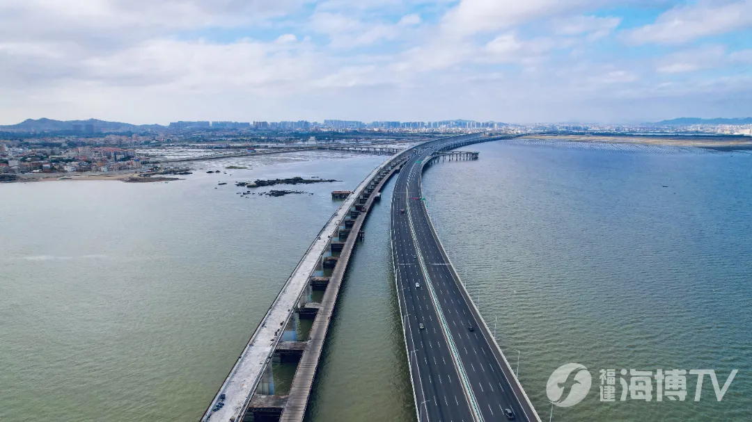 國內首座福廈高鐵泉州灣跨海大橋全橋貫通